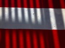 Long shadow, red and white